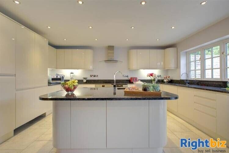 Stunning Coastal Holiday Homes with Potential for Guest House Conversion in Gosport, Hampshire Photo 3