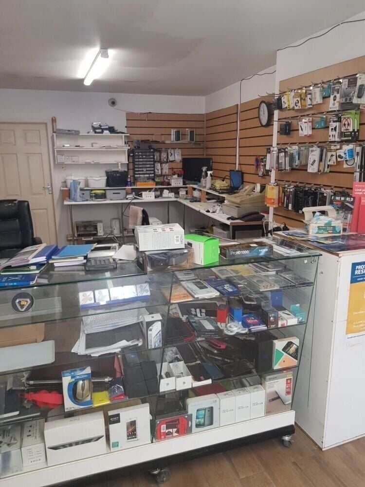 Prime Commercial Property in Lancaster for Established Mobile Phone Business Photo 3