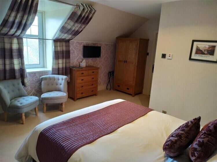 Profitable Historic Guest House in Elgin, Moray with Development Potential Photo 3