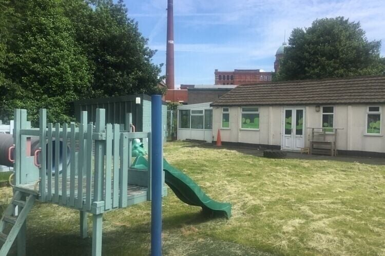 Prime Oldham D1 Property Ready for Development or Nursery Reopening Photo 3