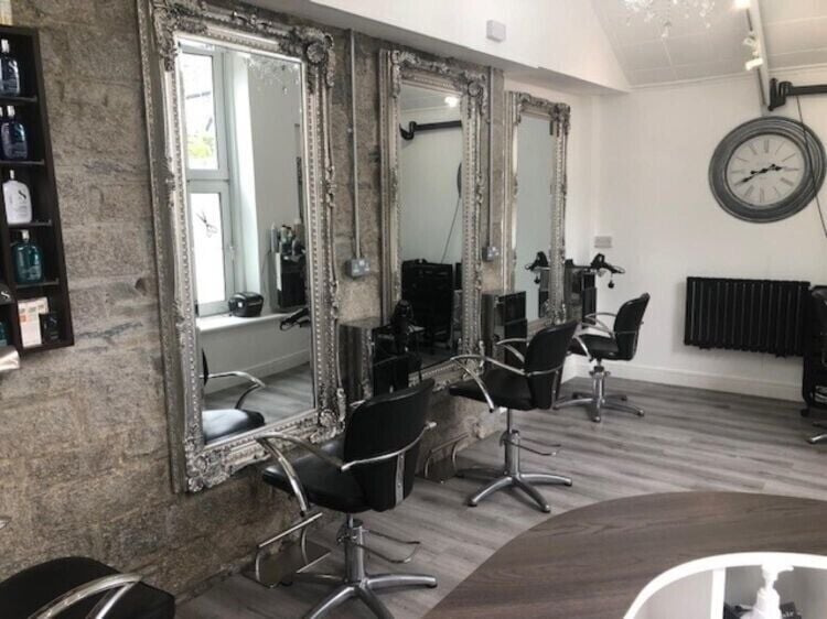 Prime Investment Opportunity: Freehold Hair Salon in St Cleer, Liskeard Photo 3