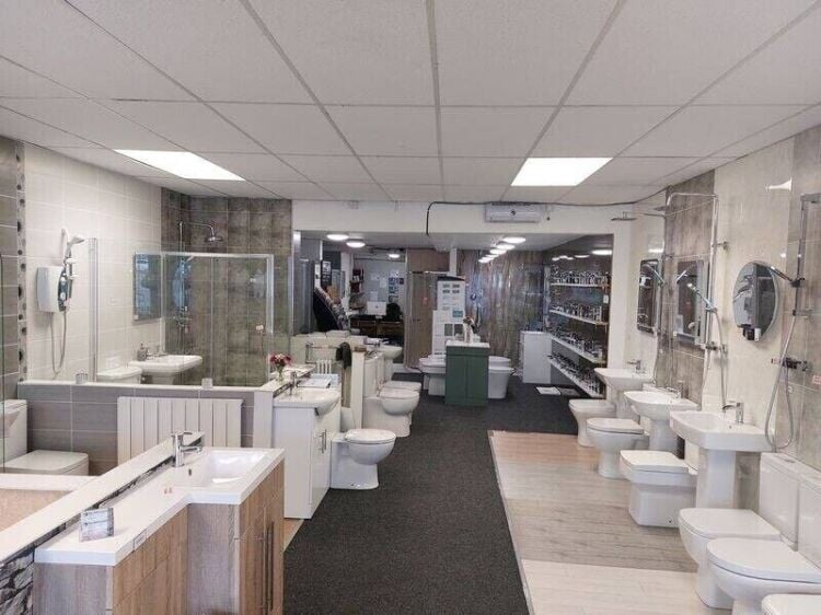 Spacious Retail Unit / Showroom TO LET  in Prime Suburban location ion York Road, Acomb,  York Photo 3
