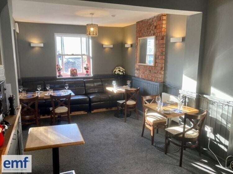 Prime Commercial Investment Property in Thriving Honiton, Devon - Substantial Site with Bar, Restau Photo 2