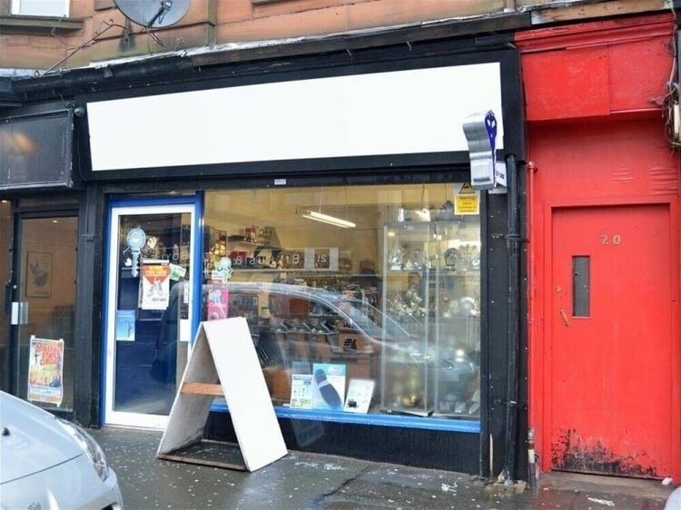 Prime Location Freehold Shop Premises Available in Renfrewshire, Ideal for Diverse Commercial Usage Photo 3