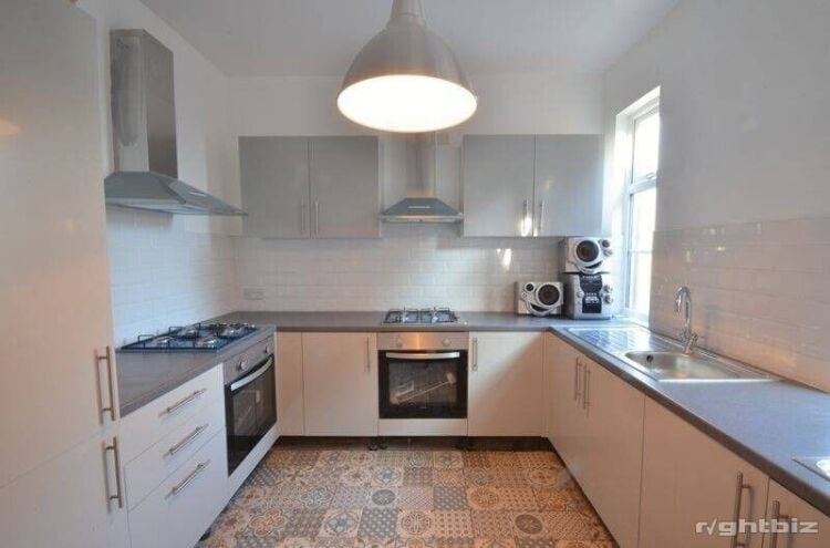 Stunning Victorian Property with HMO, Flats and Commercial Unit in Birmingham Photo 3