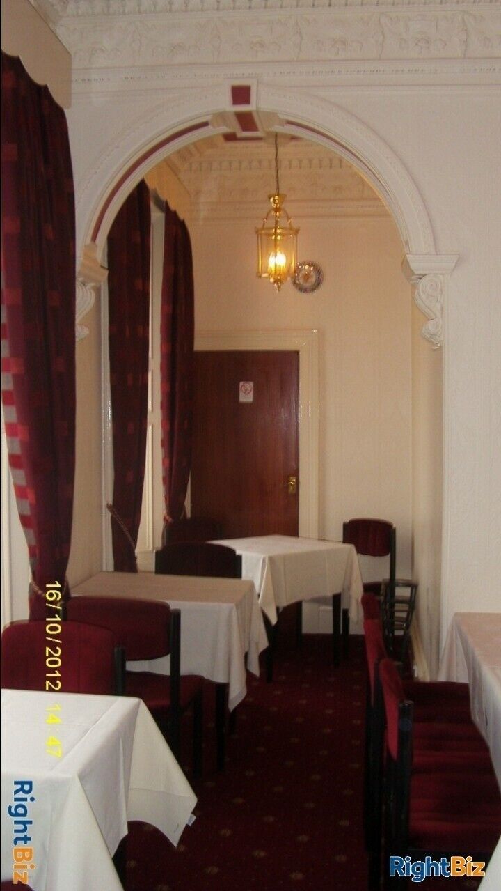 Versatile Restaurant Property in Falkirk Town Centre with Car Park, Perfect for Various Businesses Photo 4
