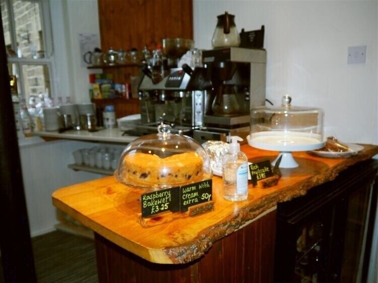 Prime Investment Opportunity: Freehold Property with Tea Rooms and B&B in Harrogate Photo 3