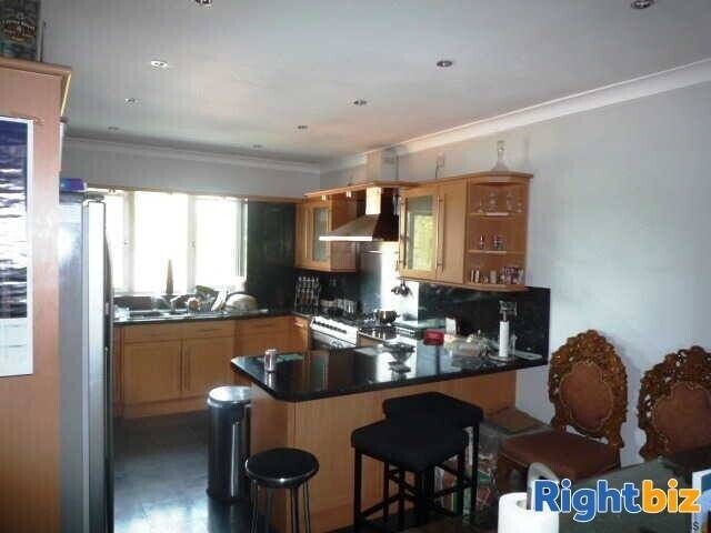 Derbyshire Freehold Property Perfect for Investment or Conversion into Flats Photo 3