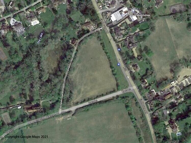 Prime Plot 307 Land for Sale near London M25 in Godstone Surrey Photo 3