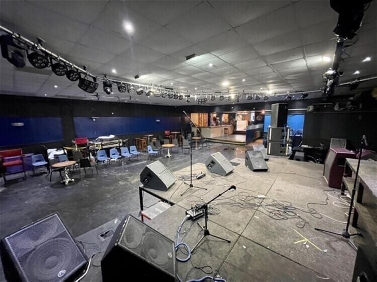 Prime Hull Investment Property with Pub, Music, and Boxing Venues For Sale Photo 3
