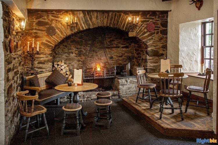 Highland Country Inn & Smokehouse with Adjoining Cottage in Scenic Killin Stirling For Sale Photo 3