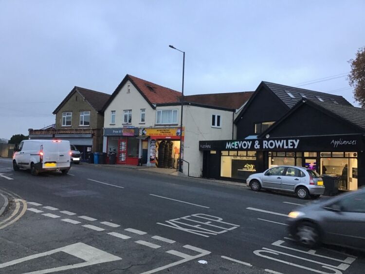 Prime Multi-Use Property in Maidenhead Berkshire - Garage, Retail Space, and 9 Bed HMO Photo 3