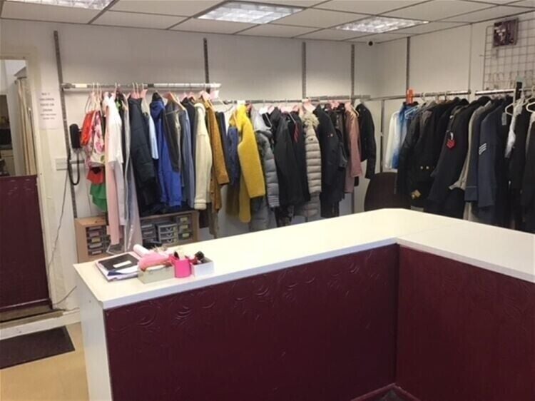 Versatile Commercial Property in Busy Oldham, Greater Manchester - Ideal for Multiple Uses Photo 3
