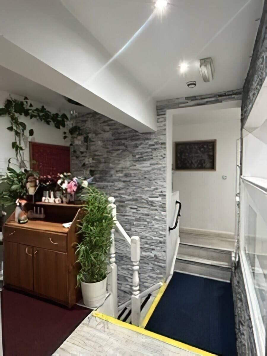 First Floor Office Space Available for Let in Wolverhampton, Perfect for All Business Types Photo 4