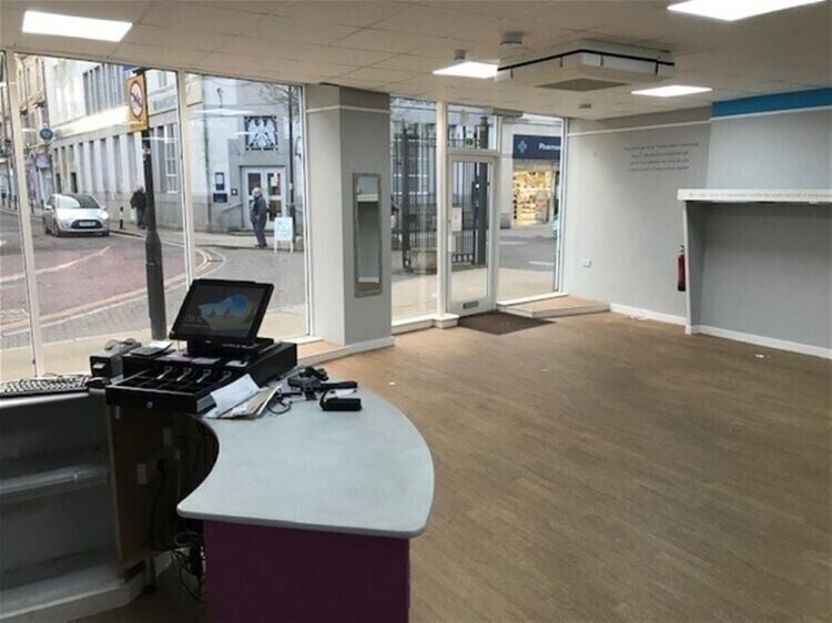 Highly Visible Retail Trading Premises To Let For Sale in Newton Abbot Photo 4