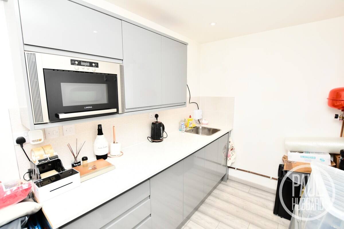 Leasehold Commercial Unit in Great Yarmouth, Ideal for First Time Business Owner, Tenant in Situ Photo 4