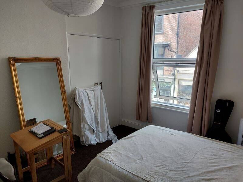 Prime Mixed Freehold Investment Property in York City Centre Photo 4