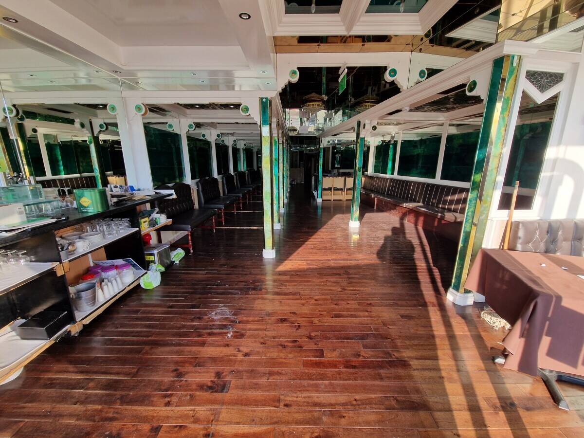 Prime Commercial Property for Lease Directly Opposite Southgate Tube Station Photo 4