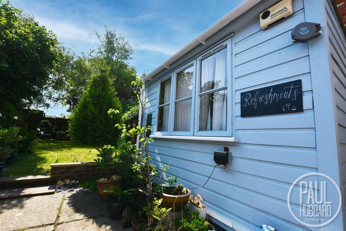Profitable Fish and Chip Shop Plus Modern 3-Bedroom Apartment in Heacham, Norfolk Photo 4