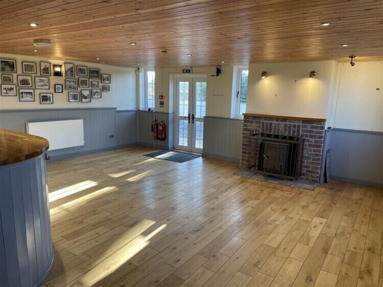 Prominent Public House for Sale in Dorchester, Located on Busy A37 Photo 4