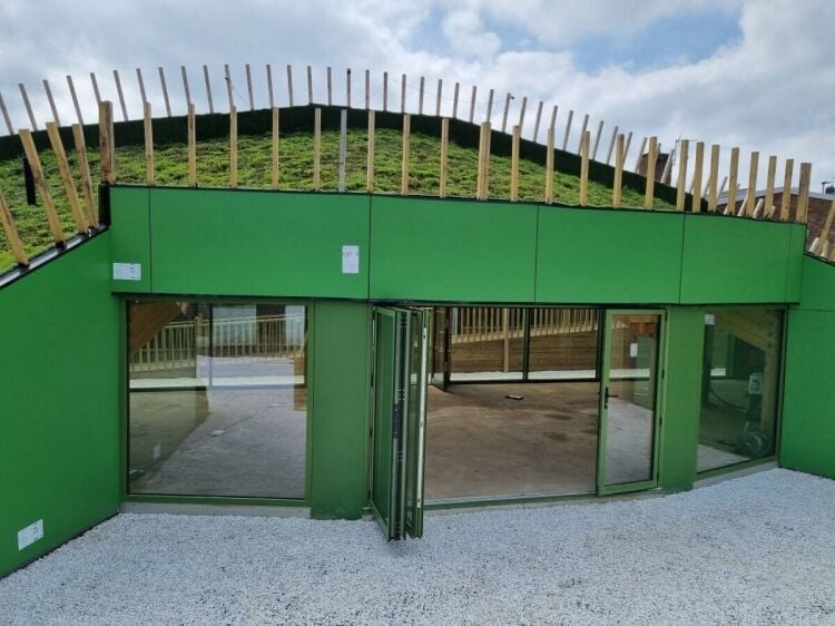Eco-friendly Earth Sheltered Commercial Property in Bromley London with D1 Planning Permission Photo 4