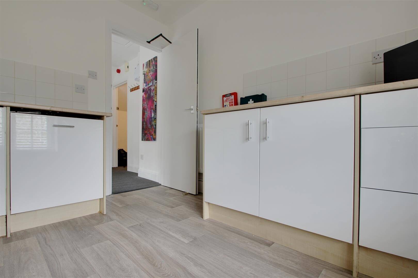 Newly Refurbished Office Space Available in Angmering, West Sussex Photo 4