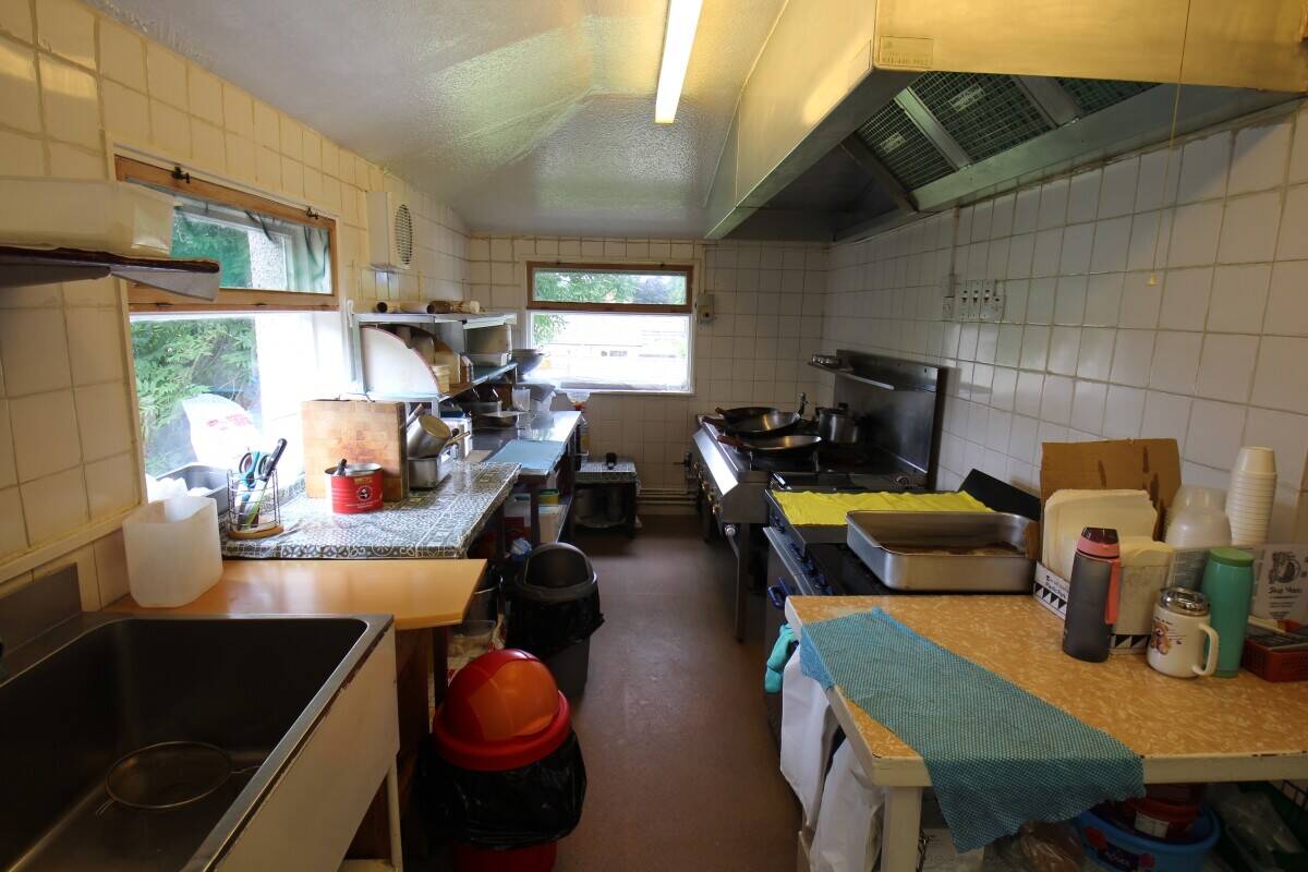 Prime Commercial Property in Fochabers Moray with Hot Food License Photo 4