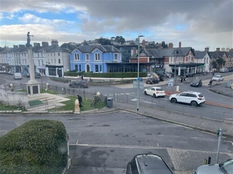 Prestigious Serviced Office in Newton Abbot To Rent For Sale in Newton Abbot Photo 4