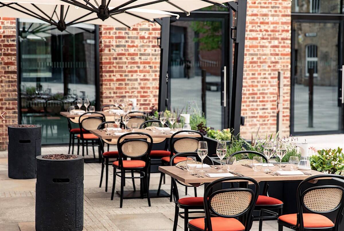 Turnkey Restaurant Ready for Lease in Wandsworth, Fully Fitted and Furnished Photo 4