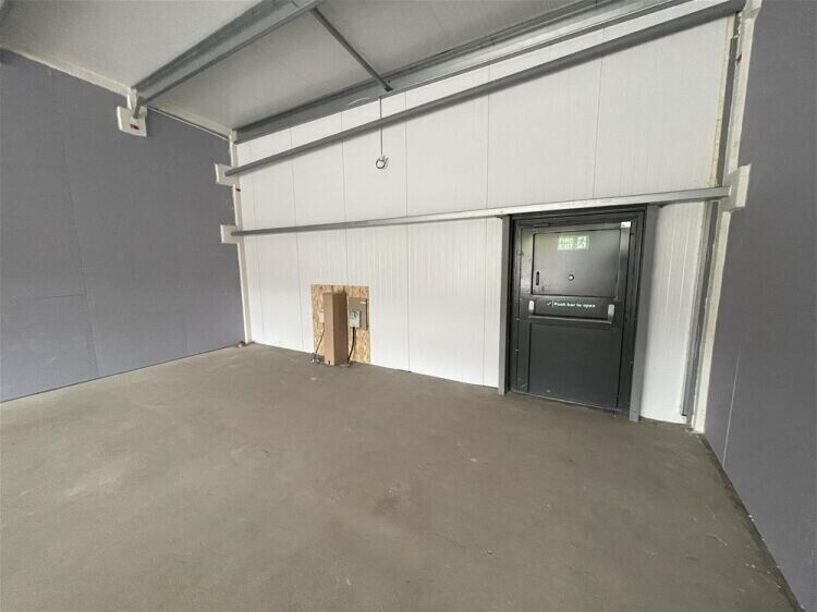 Prime Retail Unit For Sale in Thriving Newton Abbot, Situated by Co-op & Vets, Ready for Fit Out Photo 4