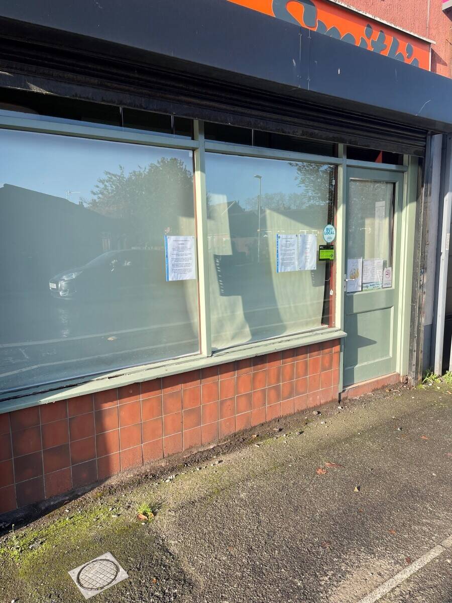 Two-Storey Terraced Commercial Property in Rochdale, Ideal for Bakery, Loft Access, Parking Availab Photo 4
