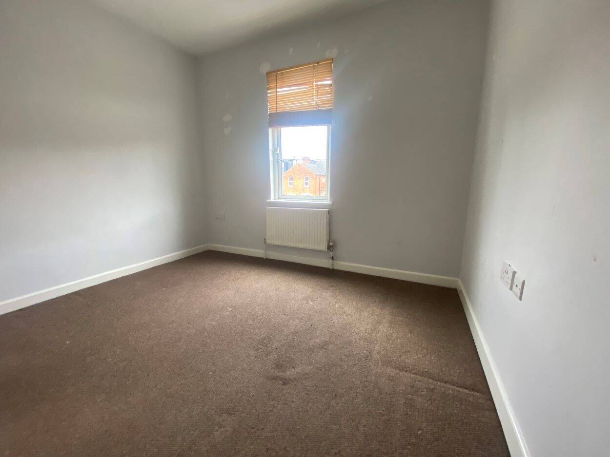 Prime Freehold Commercial Property with Development Potential on Caversham Road, Reading Photo 4