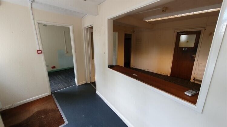 Prime Auction Lot - Former Magazine Offices at 31 High Street, Stalbridge, Dorset For Sale Photo 4