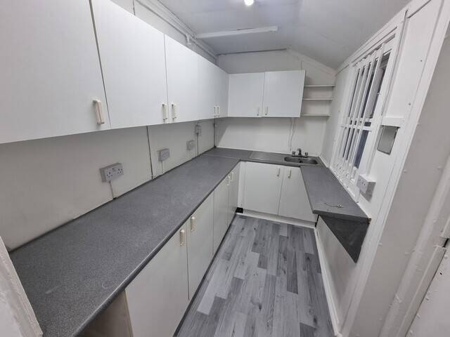 Refurbished Former Barber Shop Available for Lease in Colchester, Essex Photo 4