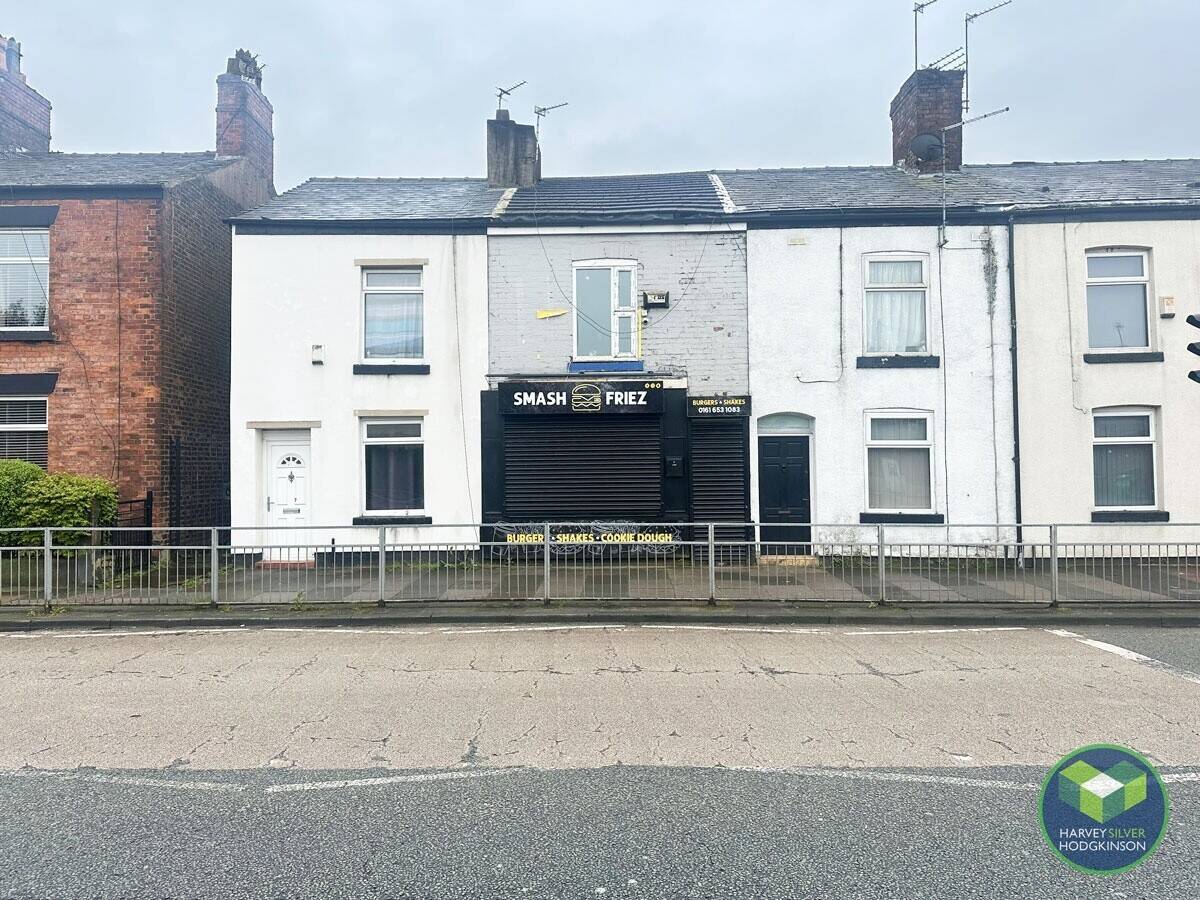 Prime Investment Property in Middleton, Manchester with Strong Rental Income Photo 4