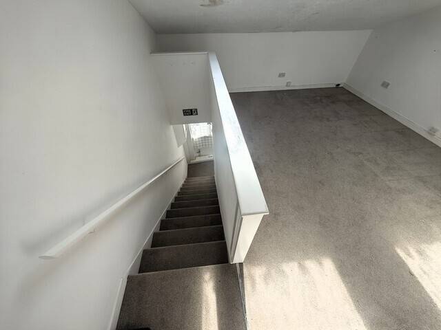 RETAIL SHOP / OFFICE / SHOWROOM / STUDIO PRICE: £6,000 PER ANNUM TO LET COLCHESTER - ESSEX Photo 4