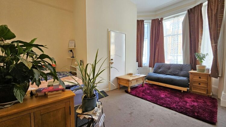 Prime Letting Investment Property Near Clifftop in Bournemouth, Ideal for Airbnb Photo 4