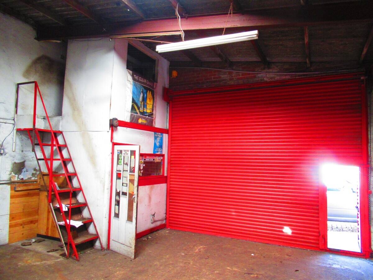 Motor Vehicle Workshop in Darwen Town Centre For Sale - Prime Location with On-Street Parking Photo 4