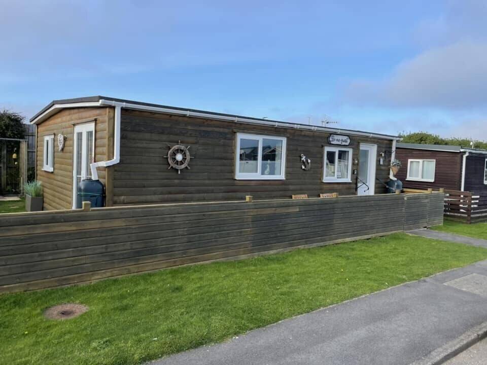 Prime Holiday Chalet in Bridlington with Stunning Sea Views for Sale Photo 4