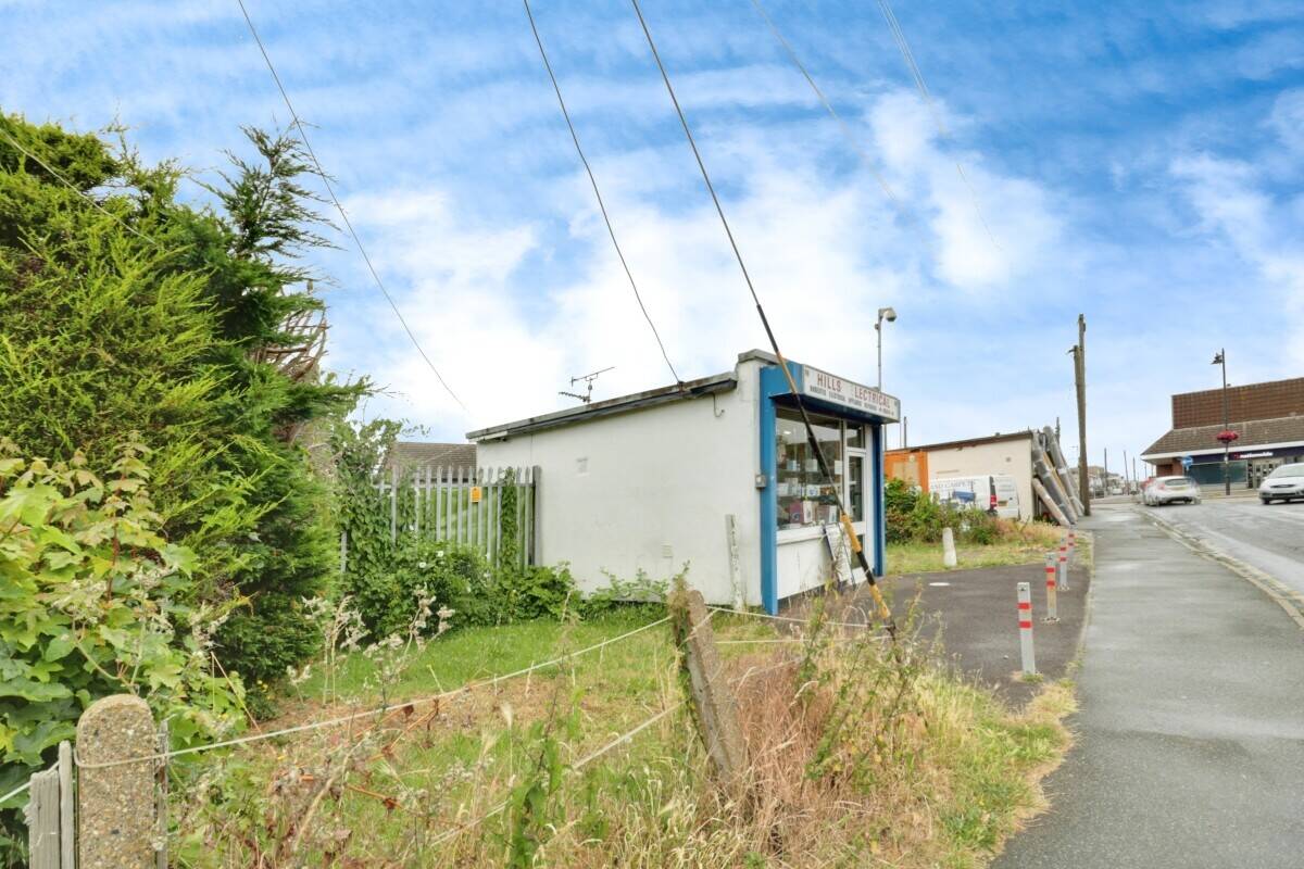 Development Opportunity with Retail Shop & Land on Waarden Road, Canvey Island Essex Photo 4
