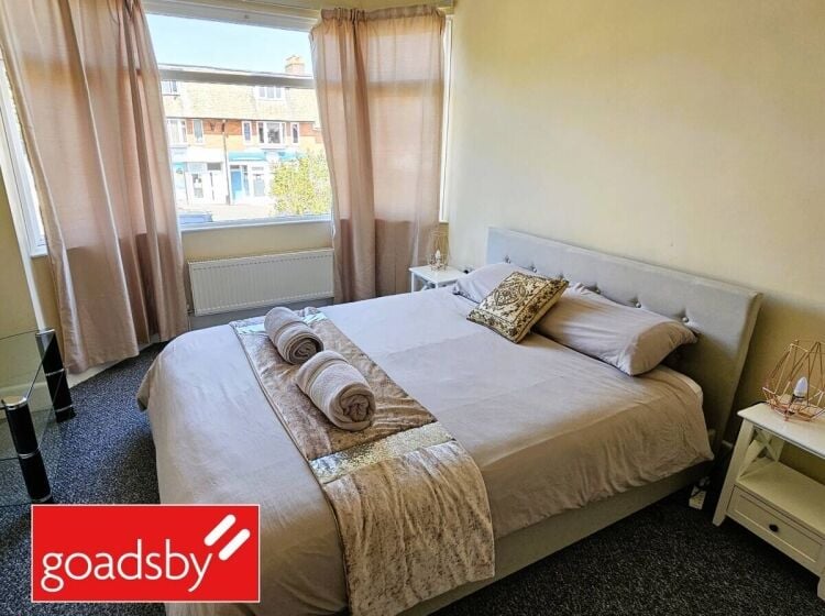 Bournemouth Dorset Commercial Property with Airbnb Potential for 11 Guests Photo 4