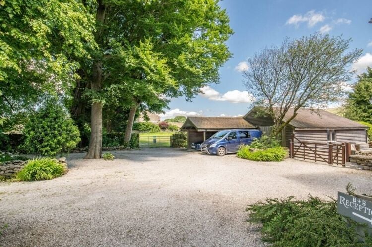 18th Century Luxury B&B, Detached Cottage, and Paddock in North Yorkshire for Sale Photo 4
