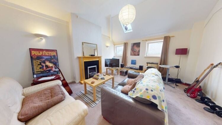 Prime Mixed-Use Freehold in Cardiff with Planning for Seven Flats, Ideal for Buy-to-Let or Redevelop Photo 4