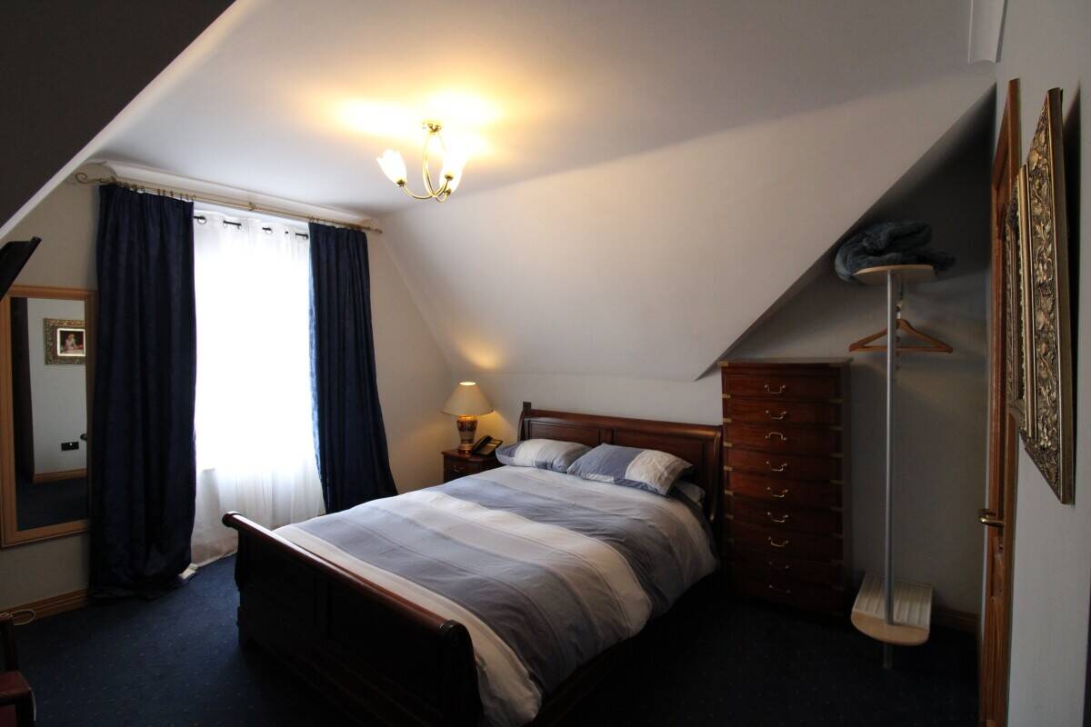 Prime Location Villa Hotel in Hamilton South Lanarkshire - An Opportunity Not To Be Missed Photo 4