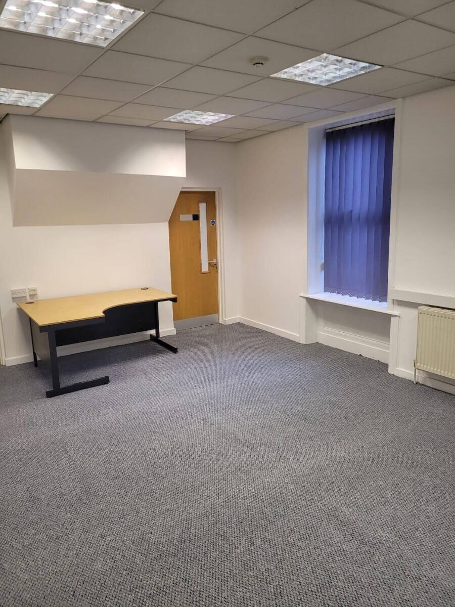 First Floor Offices To Let in Darwen Photo 4