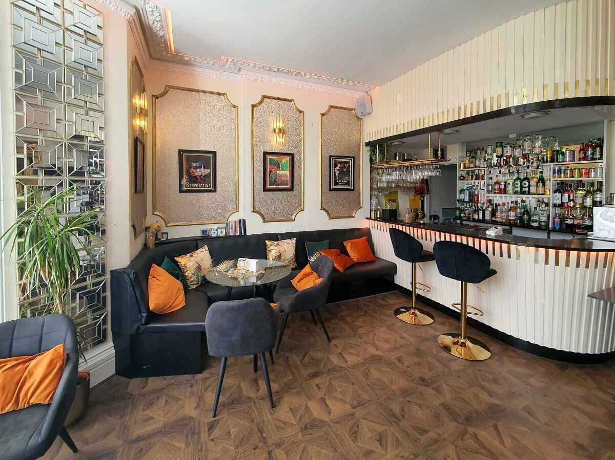 Stunning 17-Bedroom Boutique Hotel in Prime Torquay Location, Close to Harbour and Beach Photo 4