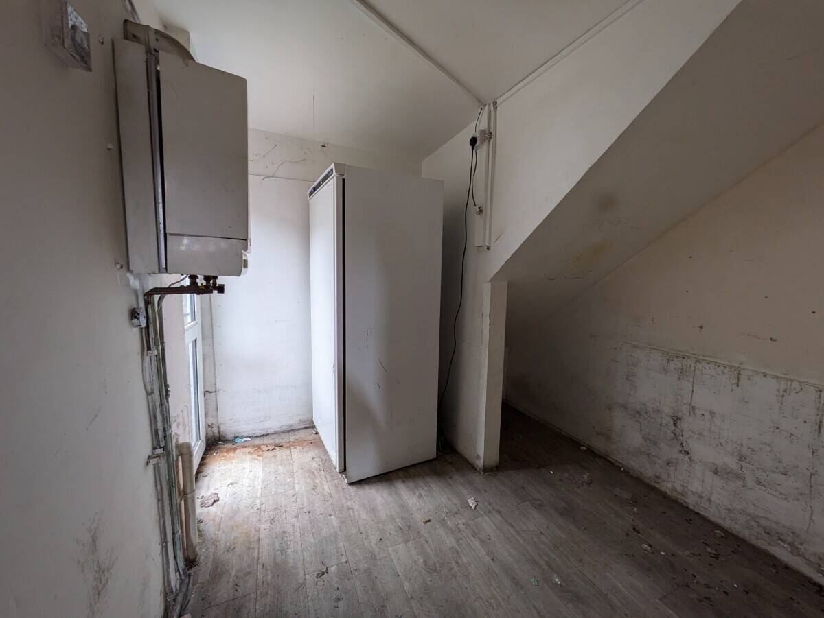 A3 licensed commercial property in Central Cardiff location - No premium Photo 4