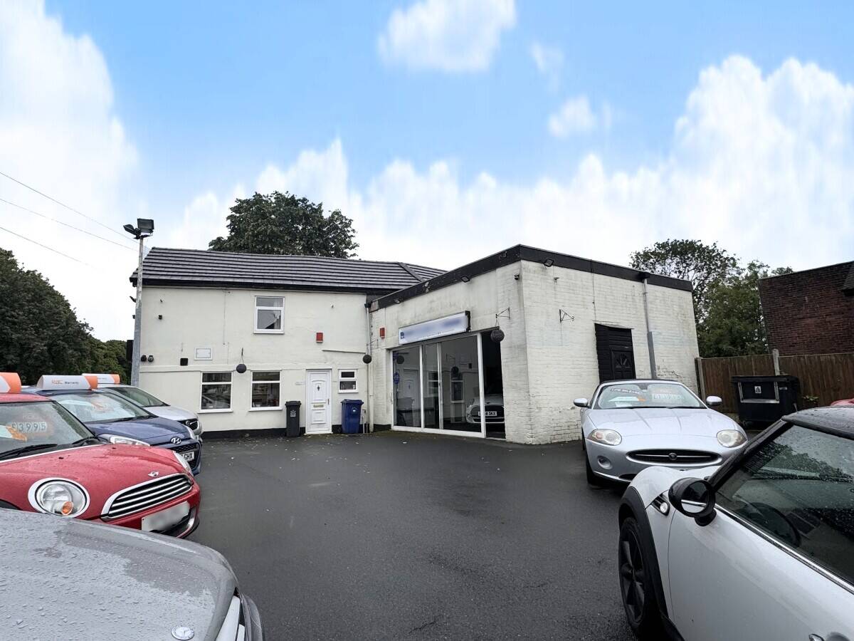 Vacant Mixed-Use Property with Showroom, Office, Flat, and Parking in Wolstanton, Staffordshire Photo 4
