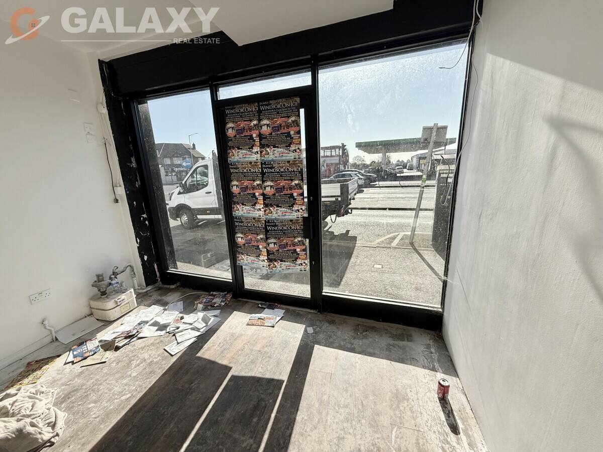 Fully Equipped A3 Restaurant & Takeaway – Prime Uxbridge Road Location – Lease for Sale! Photo 4