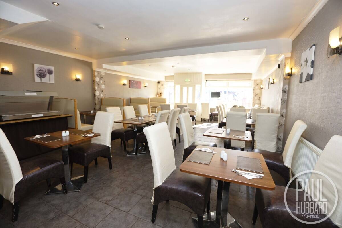 Prime Seaside Restaurant with Expansive 5-Bedroom Residential Accommodation in Great Yarmouth Photo 4